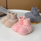 Gros plan sur la doublure moelleuse des chaussures bébé