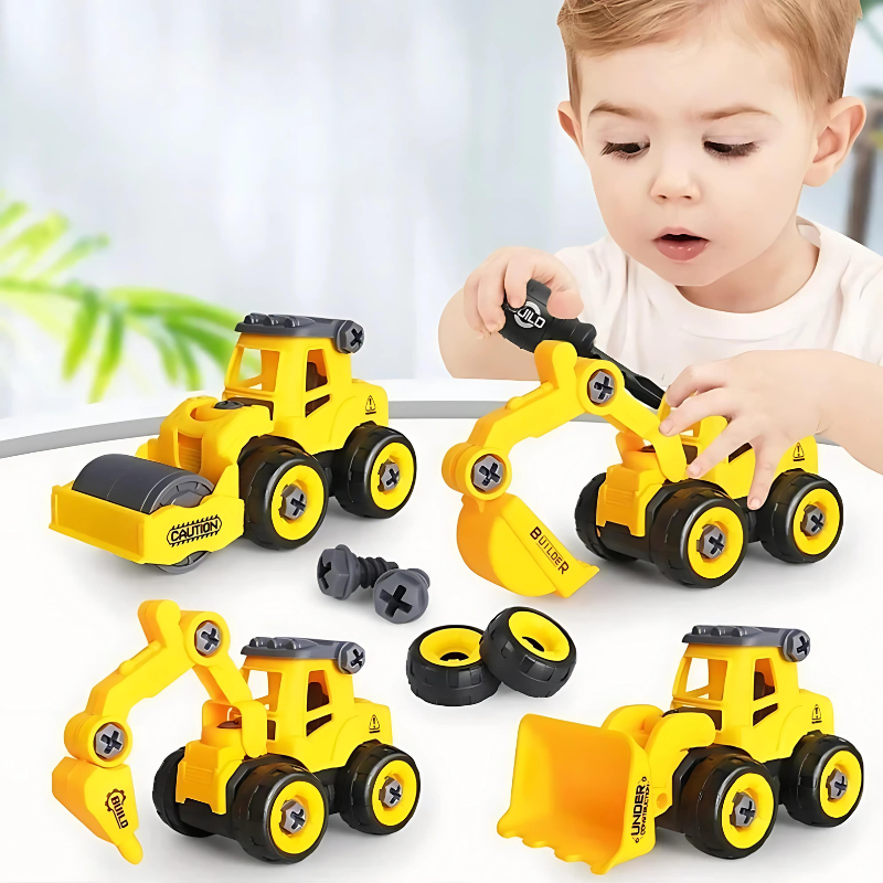Enfant jouant avec un engin de construction coloré