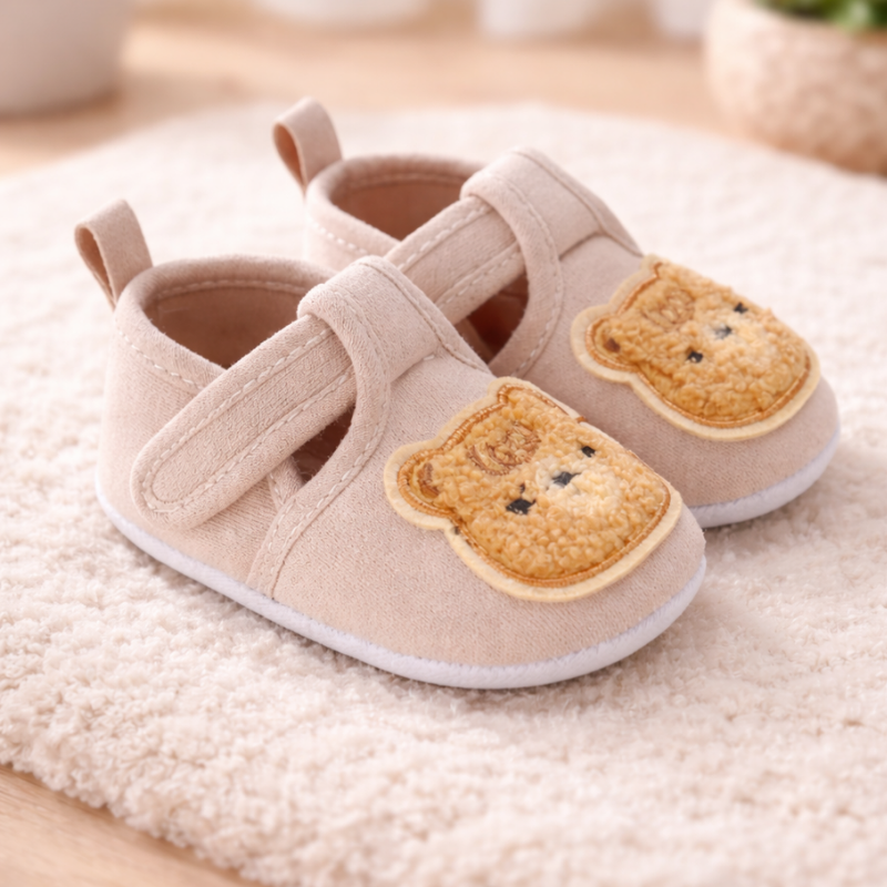 Chaussures bébé en PU souple avec semelle antidérapante vue de face