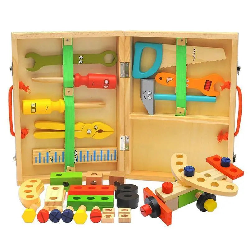 Enfant utilisant des outils en bois sur un établi