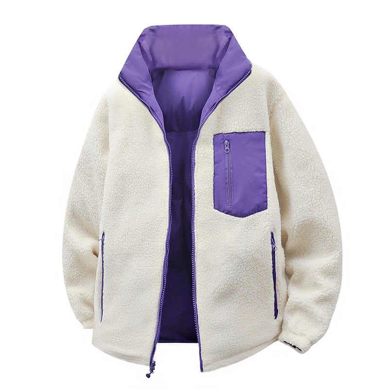 Manteau réversible en fausse fourrure blanche et violette sur cintre