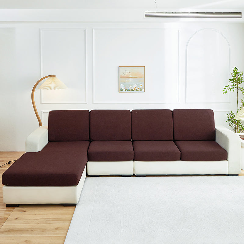 Housse marron en jacquard, vue d'ensemble sur canapé
