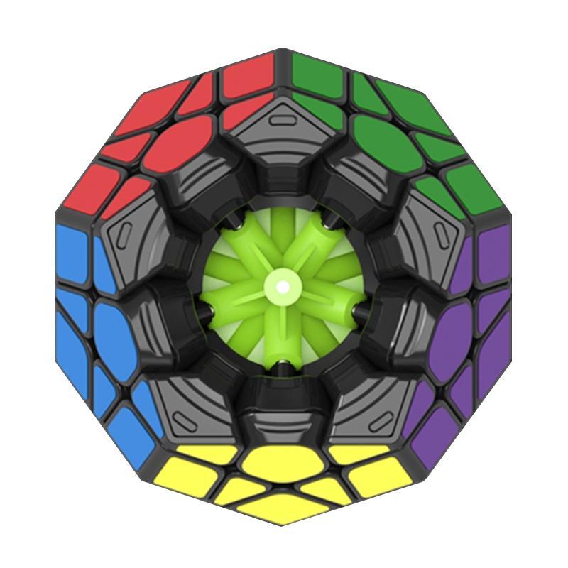 Vue rapprochée du mécanisme interne d'un Megaminx coloré