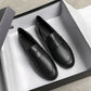 Vue de dessus des mocassins avec design épuré
