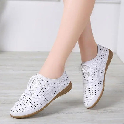 Vue arrière des mocassins, mettant en avant la structure souple