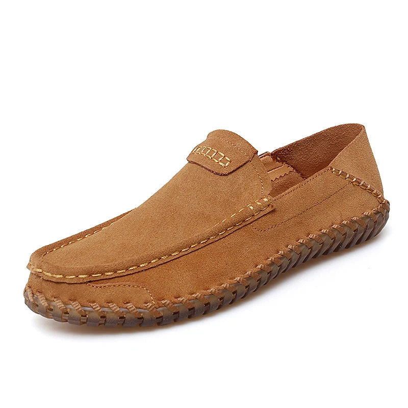 Détail de la semelle antidérapante des mocassins en daim