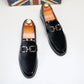 Mocassins en cuir verni et velours avec détail doré