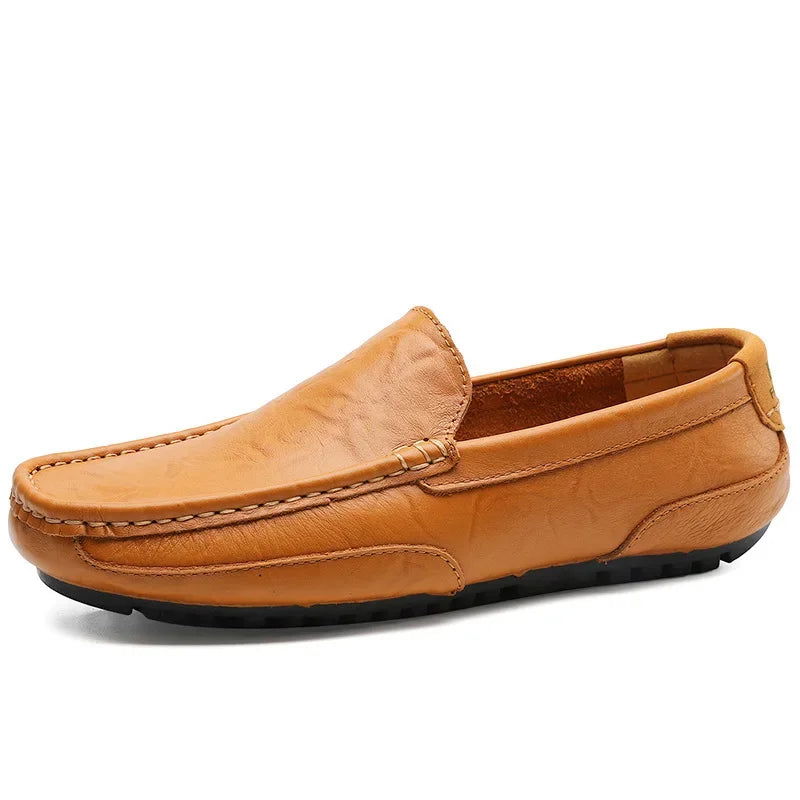 Vue de dessus des mocassins, mettant en avant la finition