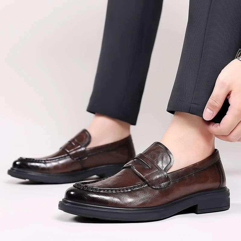 Mocassins en cuir verni noir avec semelle antidérapante