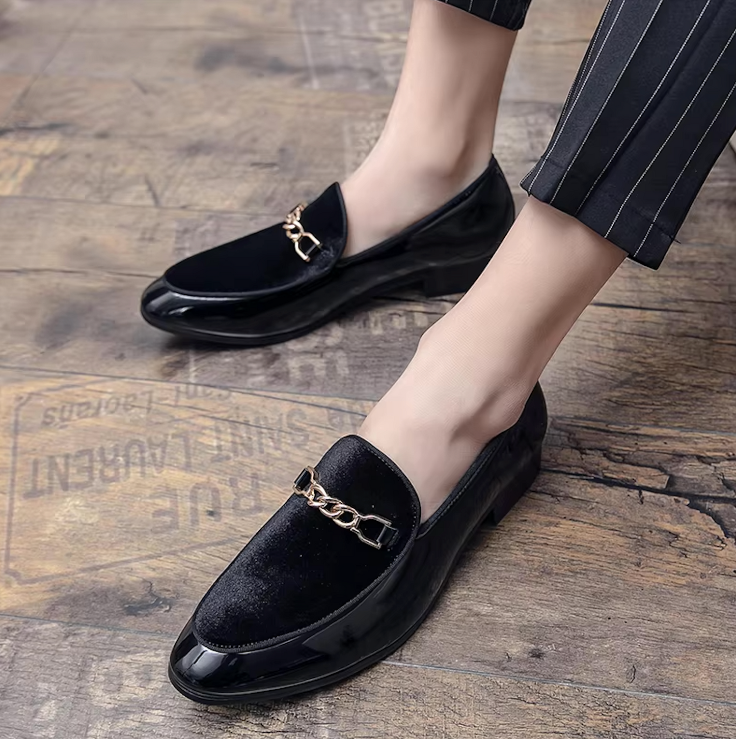 Mocassins en cuir verni, parfaits pour des occasions habillées