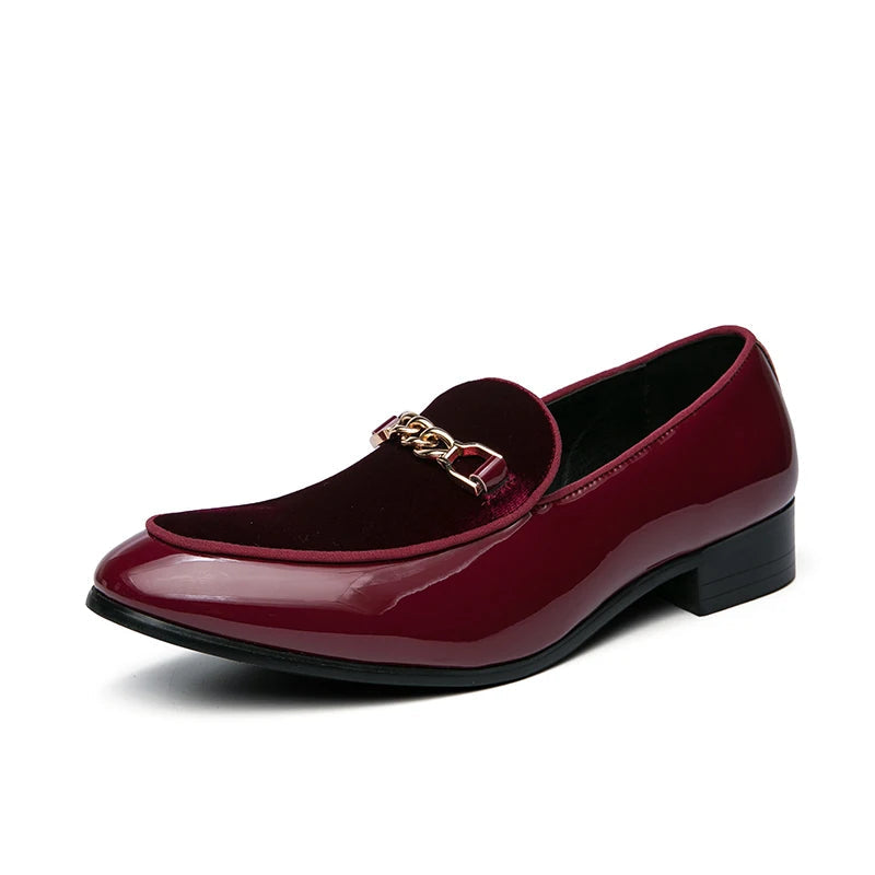 Mocassins en cuir verni, idéals pour un look sophistiqué