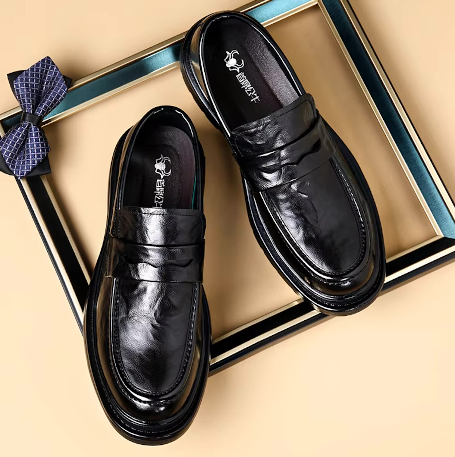 Vue de dessus des mocassins montrant l'intérieur amortissant