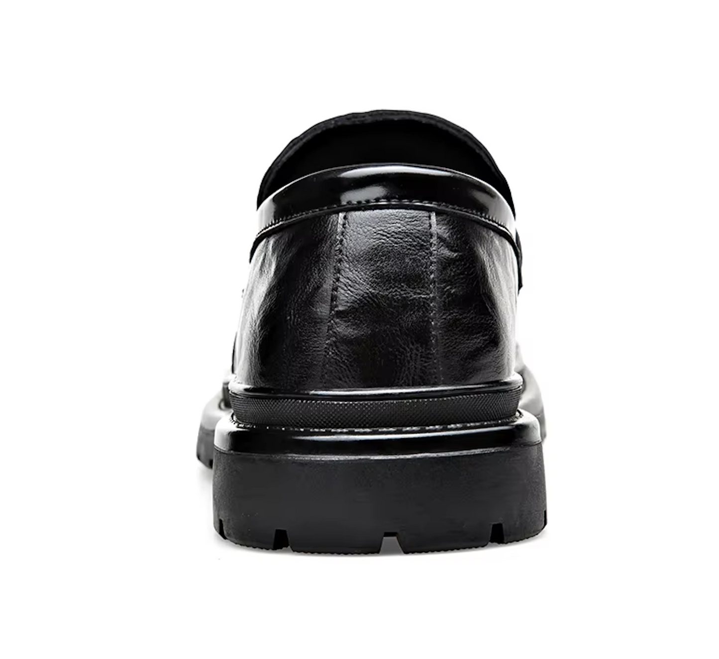 Vue latérale des mocassins soulignant leur design intemporel