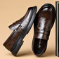 Mocassins élégants avec détails de couture visibles