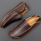 Mocassins en daim, vue arrière montrant le talon