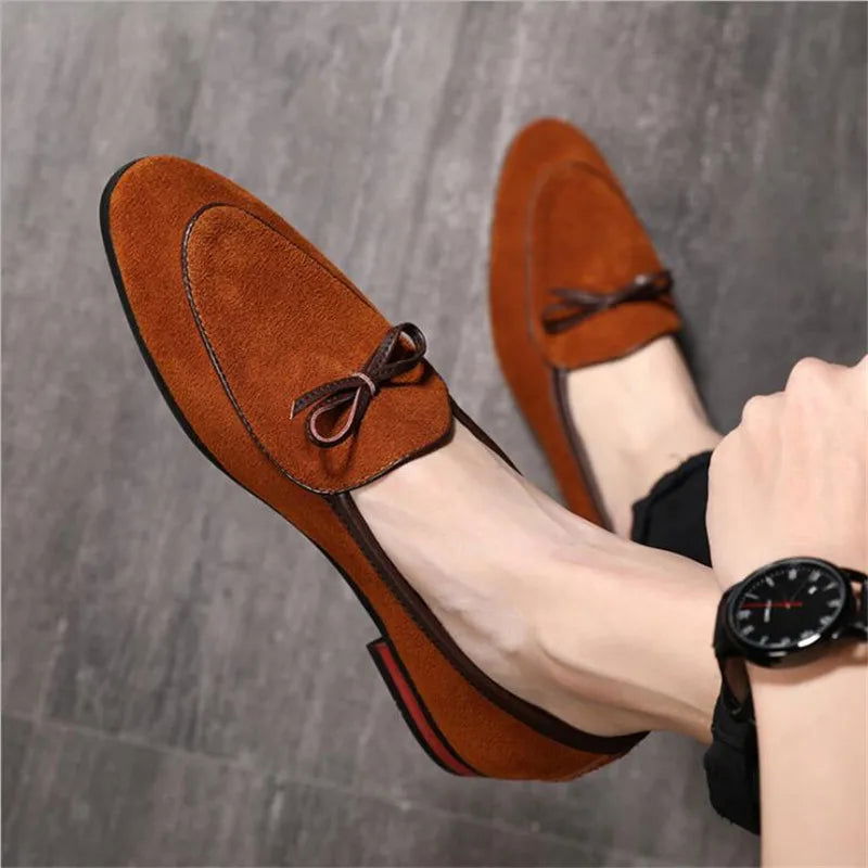 Vue d'ensemble des trois couleurs de mocassins en daim
