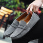 Mocassins en daim marron avec coutures apparentes