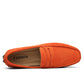 Semelle antidérapante des mocassins en daim beige