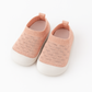 Chaussons souples roses pour enfants, design confortable et léger