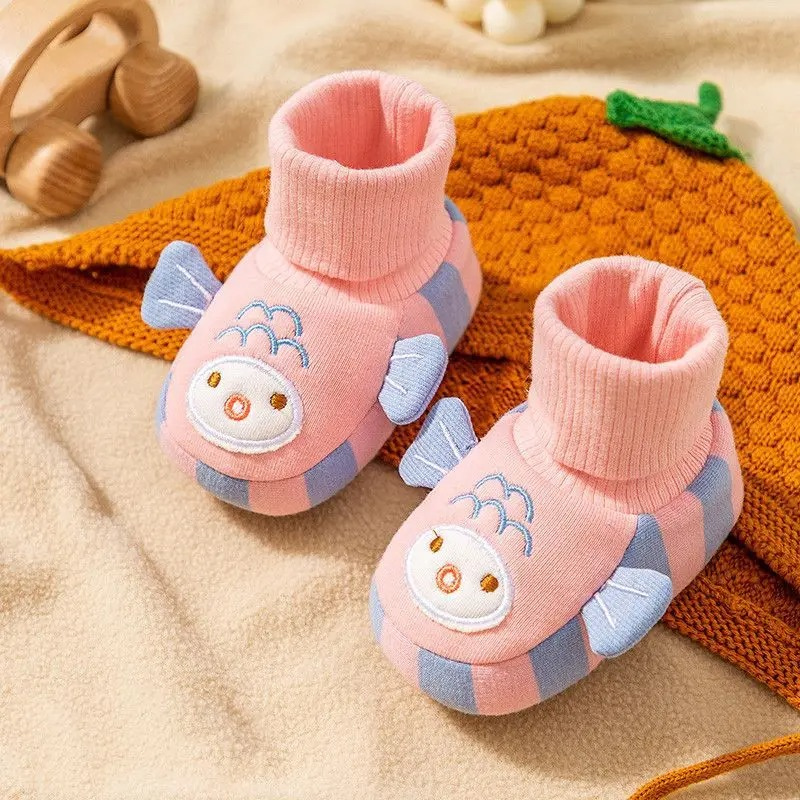 Chaussures bébé roses en coton, idéales pour pieds délicats