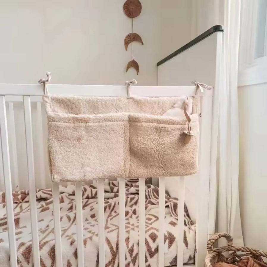 Poche de lit bébé molletonnée beige avec deux compartiments