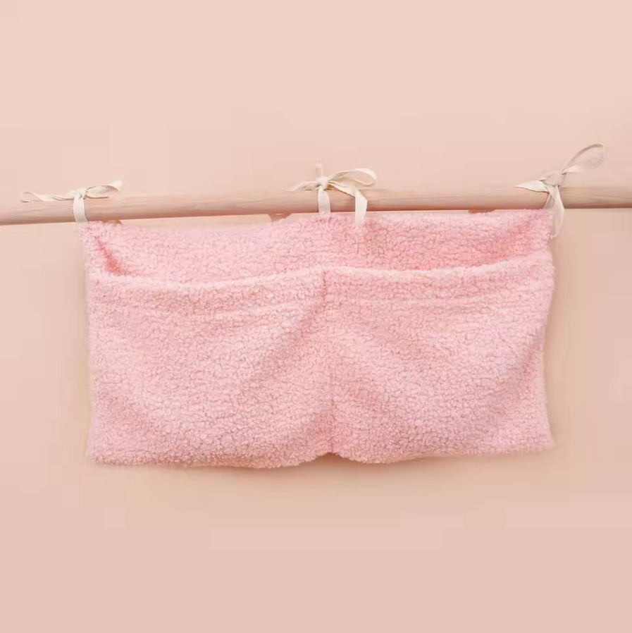 Poche de lit bébé rose clair, compartiments pour accessoires