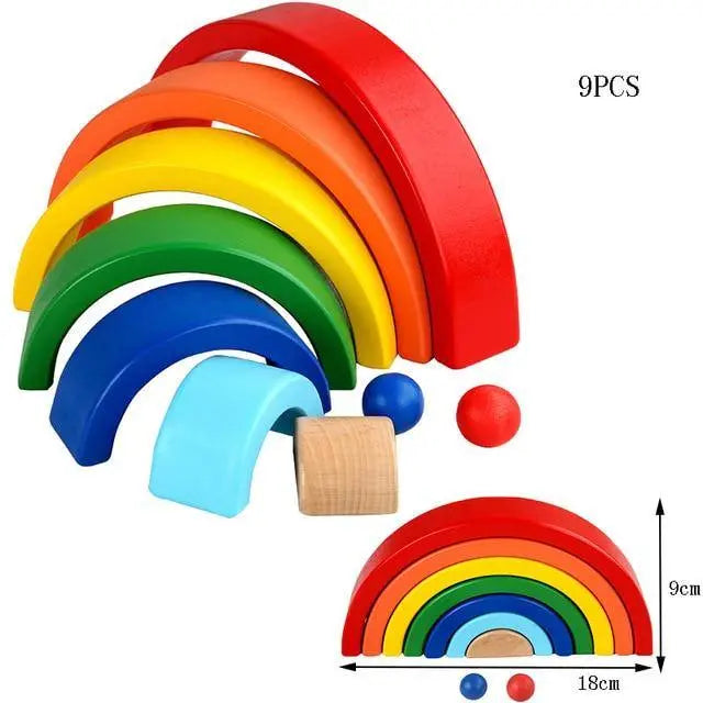 Arcs en bois pastel formant un demi-cercle