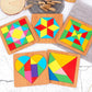 Pièces géométriques multicolores dispersées sur une surface en bois