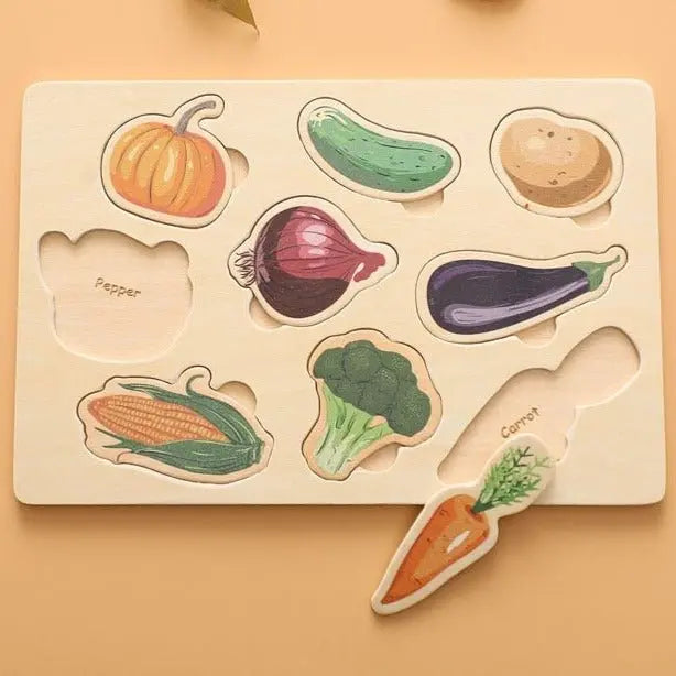 Puzzle en bois avec pièces de légumes colorés