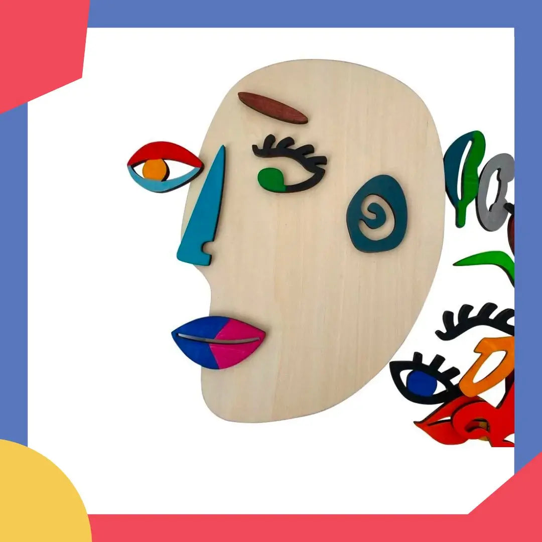 Enfant jouant avec un puzzle en bois sur les expressions faciales