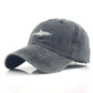 Détail de la texture respirante d'une casquette élégante