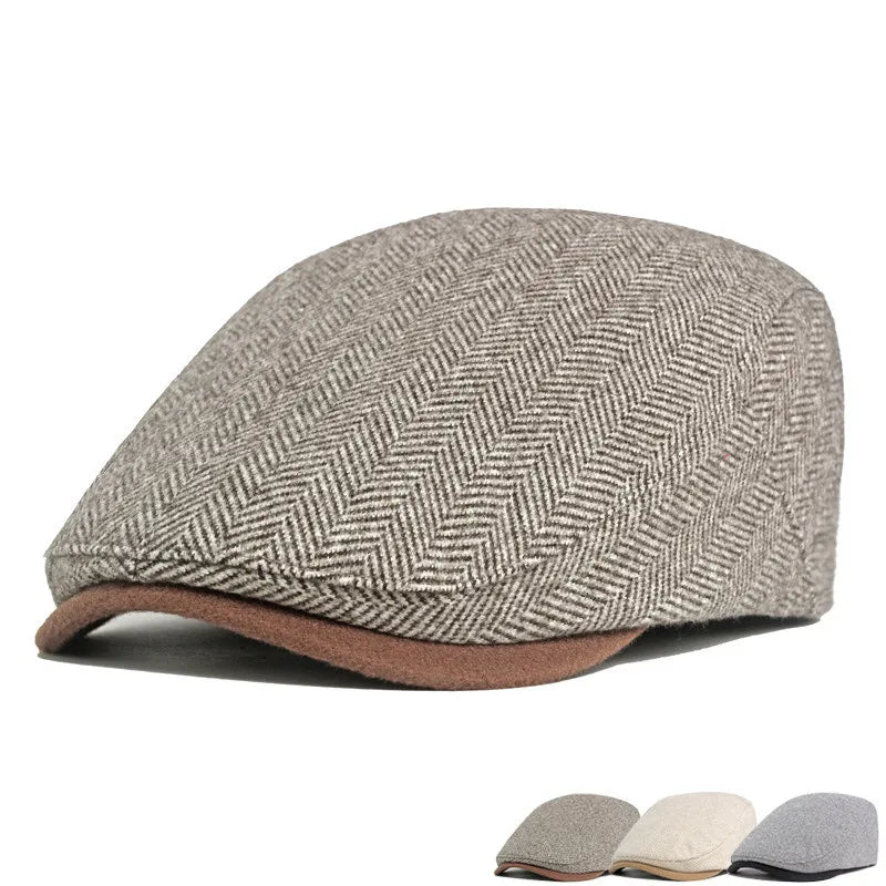 Gros plan sur le motif chevron du béret en coton