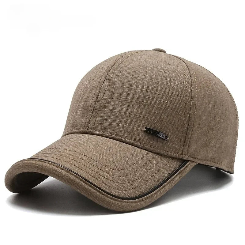 Casquette avec bande ajustable à l'arrière