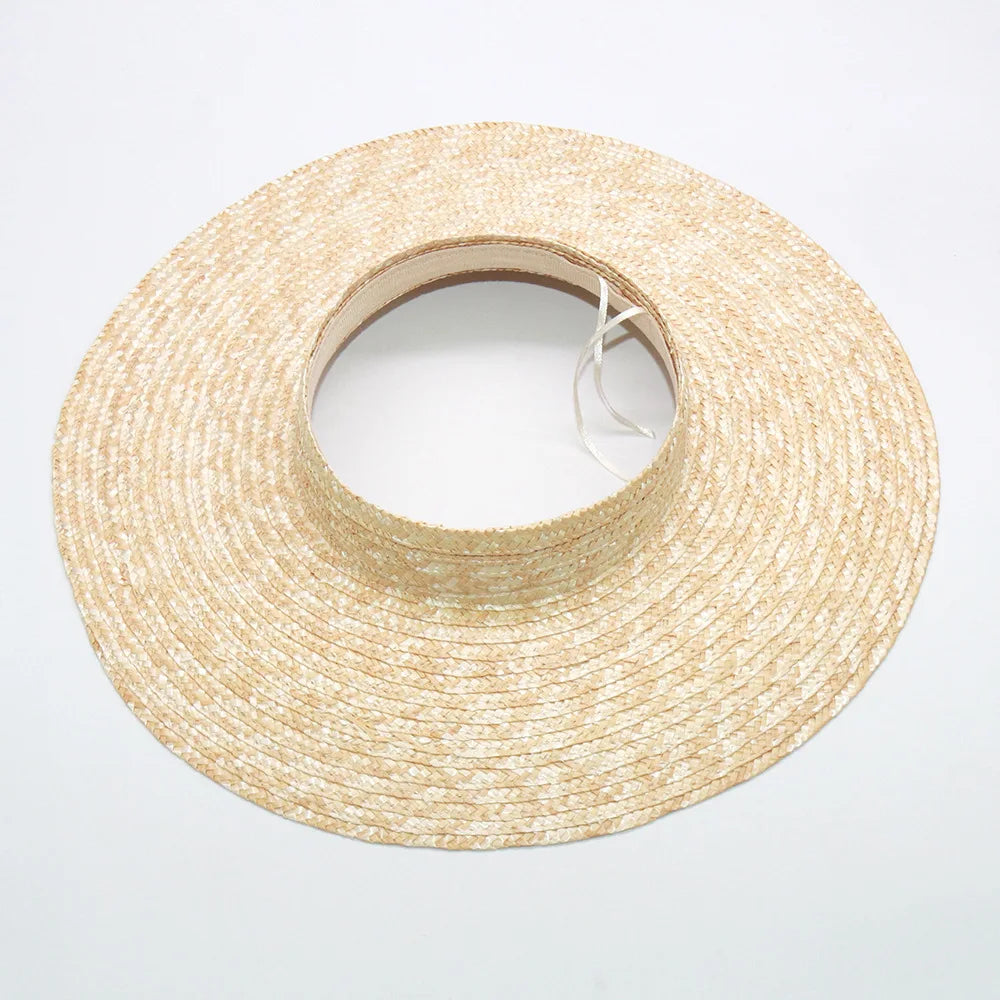 Chapeau minimaliste avec silhouette géométrique moderne