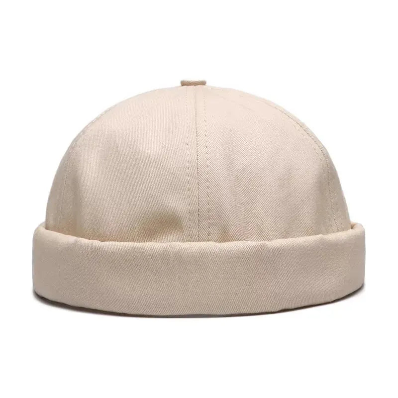 Bonnet noir avec ajustement personnalisé en métal
