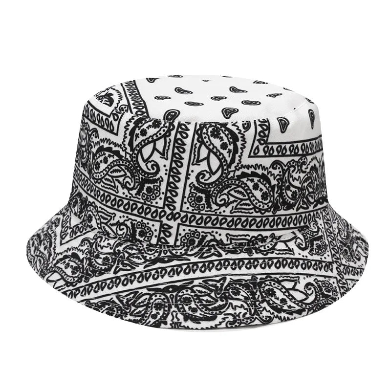 Bob orange avec motif bandana, style estival