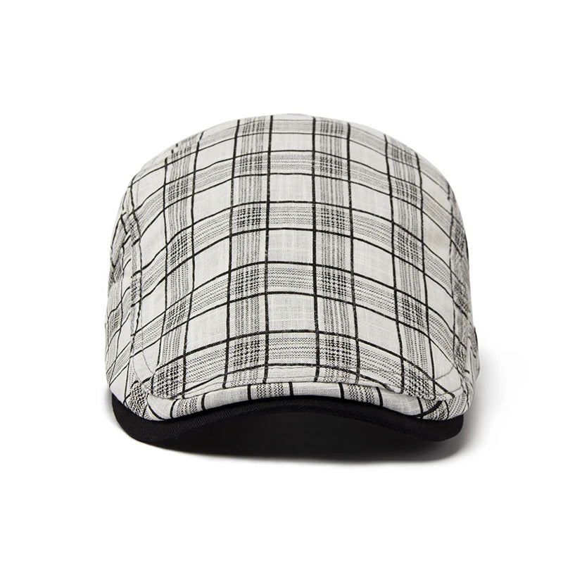 Vue latérale d'un béret ajustable à carreaux élégants