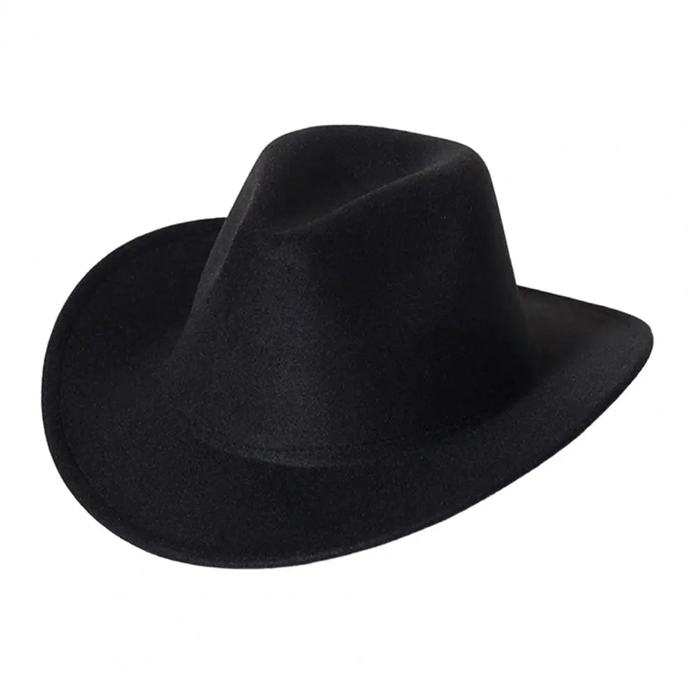 Chapeau cowboy avec bordure large posé sur une table