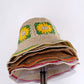 Vue latérale d'un chapeau de paille avec large bord