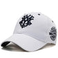 Vue de dessus d'une casquette noire, intérieur visible