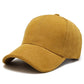 Casquette en velours côtelé gris, mise en scène sur fond neutre