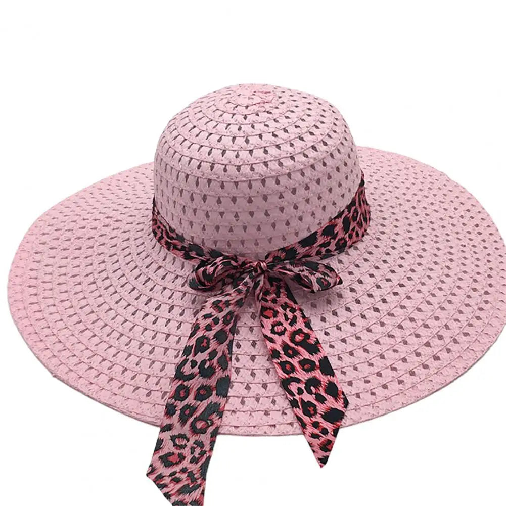 Détail du bord du chapeau, texture fine et légère