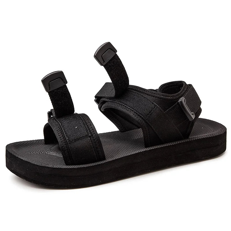 Sandales légères en polyester offrant une bonne aération du pied