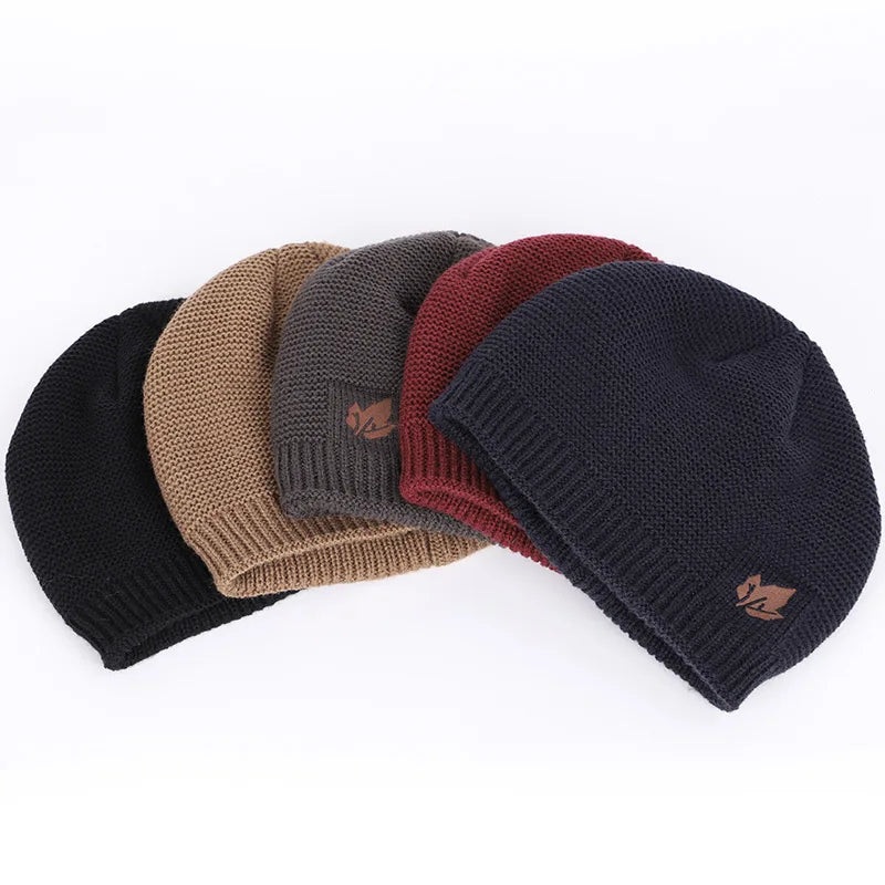 Vue de profil d'un bonnet en maille beige