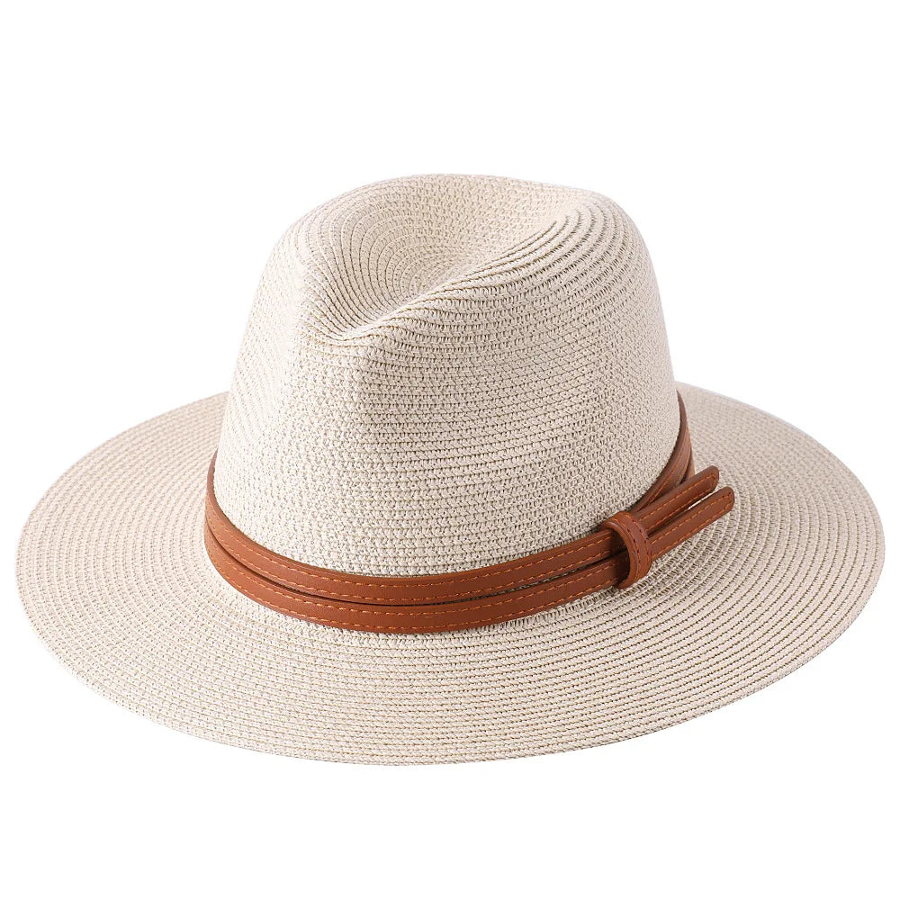 Chapeau Panama en paille naturelle sur fond neutre