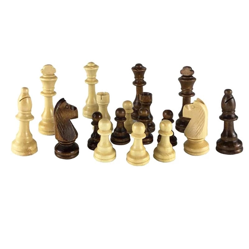 Vue d'ensemble des pièces d'échecs en bois Staunton