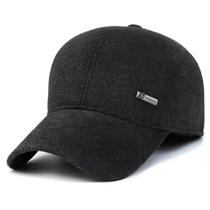 Casquette vue de dessus, soulignant la coupe enveloppante
