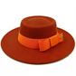 Chapeau beige en coton, vu de trois quarts