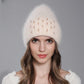 Bonnet en maille torsadée avec perles délicates
