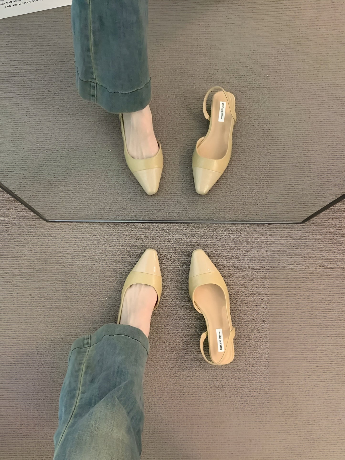 Vue de dessus des ballerines, design élégant et épuré